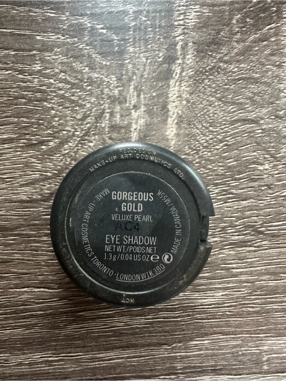 MAC Cosmetics Metallic Gold Pressed Eyeshadow